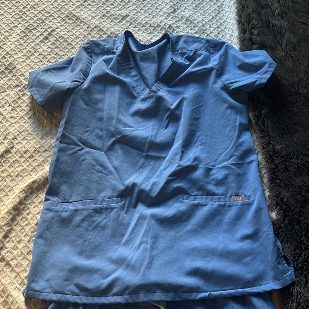 Light blue figs scrubs set small